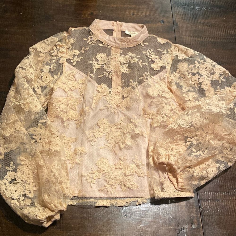Peach Lace sheer top Zip back ladies large